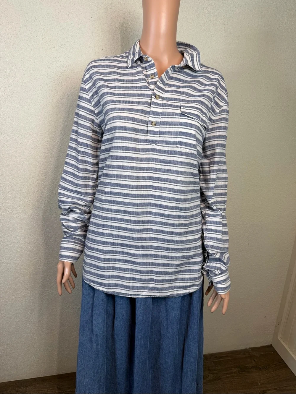 Marine Layer Size Large Blue White Stripe Pullover Collared Shirt Women 100%cott - Picture 2 of 14